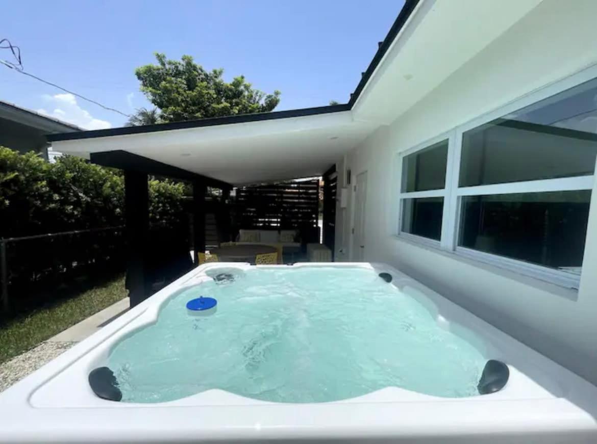 Casa Ana - Cozy Space Hot Tub And Large Fenced Yard Villa Miami Exterior photo